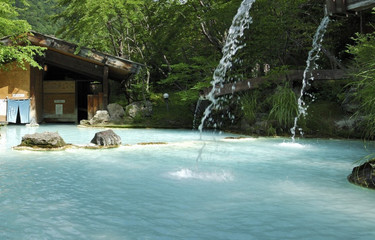 9 Best Onsen Ryokan to Enjoy a Dip In Nagano’s Famous Shirahone Onsen