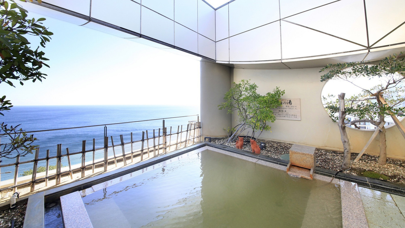 9. 駅チカ・お手頃価格で上質な温泉を堪能「KKRホテル熱海」4246879