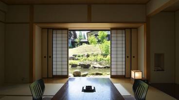 客室内のダイニングエリア / 22