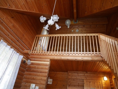 二階建て、二階に２室あります