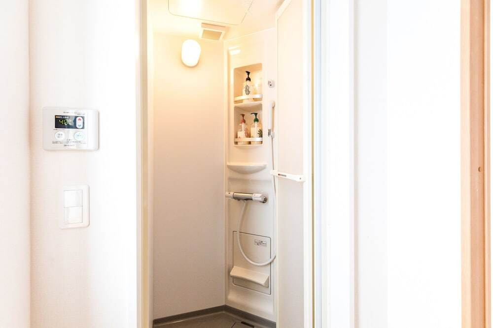 バスルームのシャワー