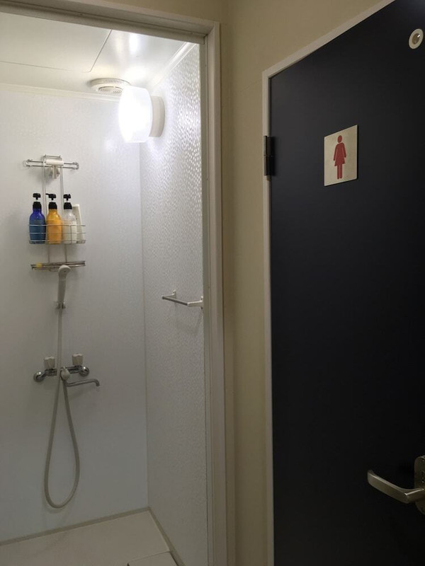 バスルームのシャワー