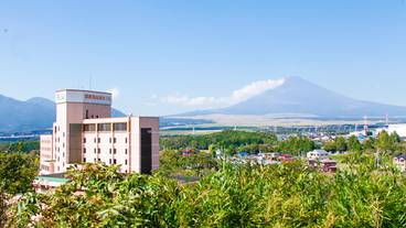 ホテルと富士山 / 1