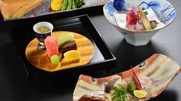 食事・飲み物 / 3