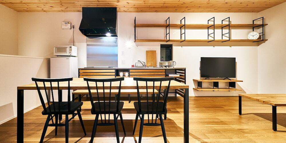 客室内のダイニングエリア