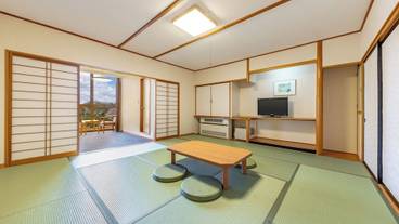 客室 / 9