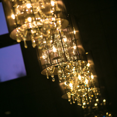 館内のシャンデリア