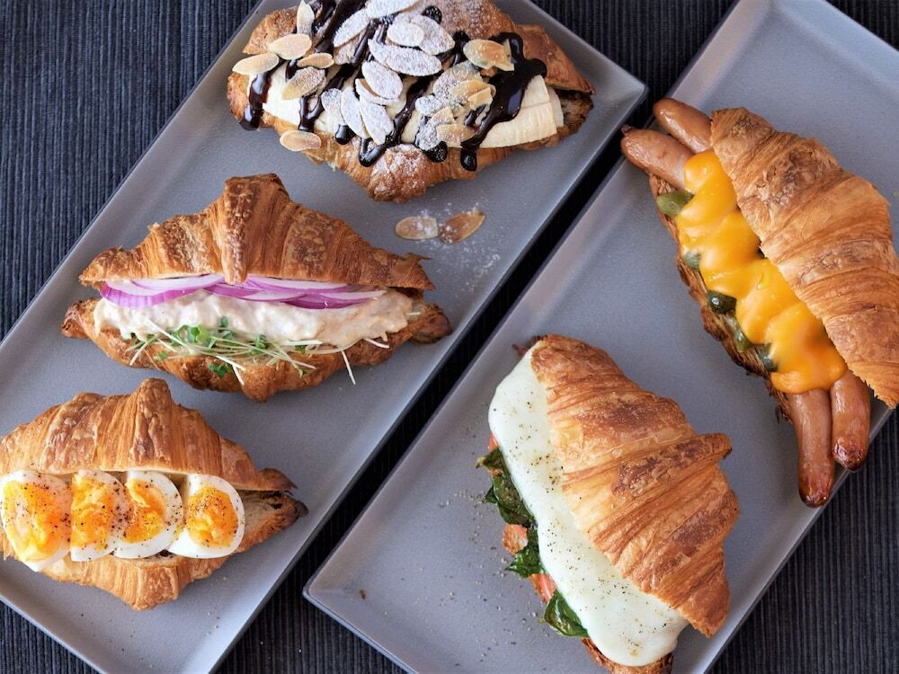 約4,000冊の本がずらり！本屋を併設したユニークなホテル3655307