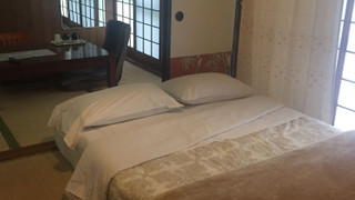 日本間 (ダブルベッド1台、布団1組)