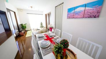 客室内のダイニングエリア / 13