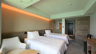 スーペリア ルーム シングルベッド 2 台 バルコニー オーシャンフロント (with Extra Bed)