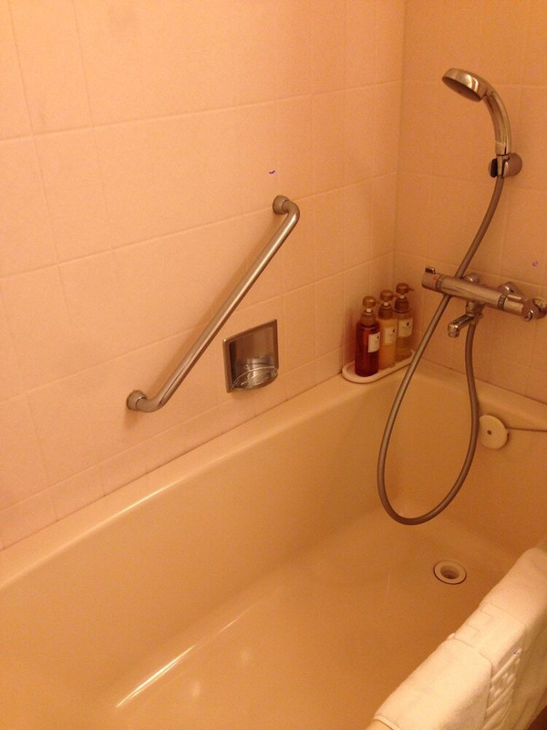 バスルームのシャワー