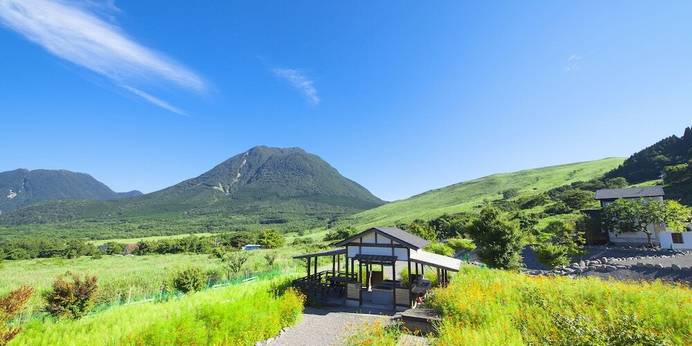 湯布院塚原高原 絶景の宿 恵里菜 KUMAGAI BOKUJO（大分県 ペンション） / 1