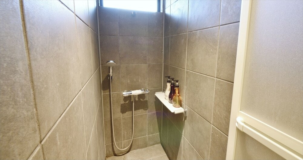 バスルームのシャワー