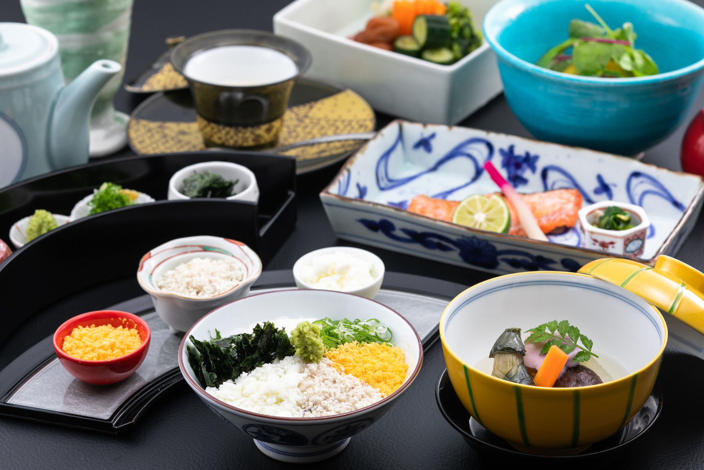 松江名物として代々伝わる“鯛めし”を堪能して、朝から贅沢な気分に4255719