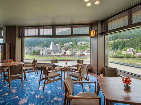 飛騨川沿いに佇む丹心の老舗宿 下呂温泉山形屋 / 3