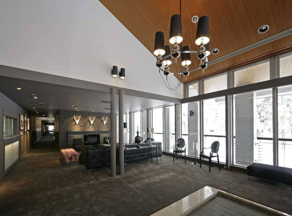 ロビーラウンジ