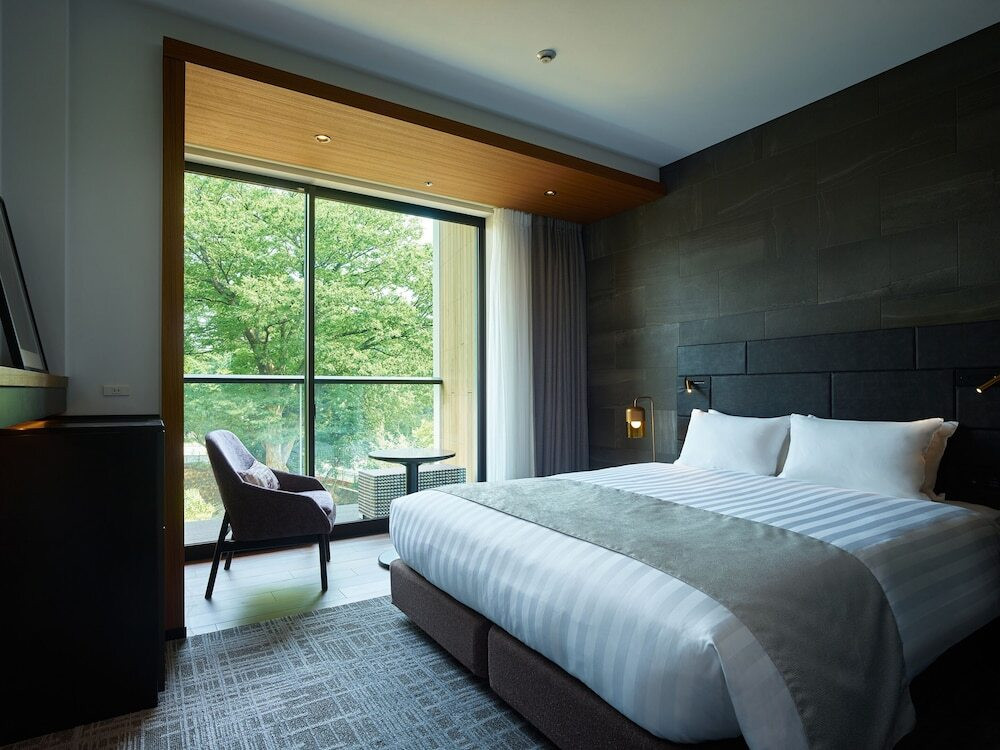 都会の真ん中で緑と空があふれる癒しのひとときを3996557