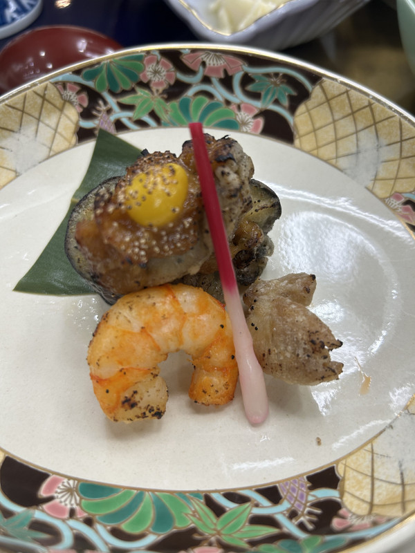 夕飯2/3。ピンボケしてるけど焼き物。すごく美味しかった