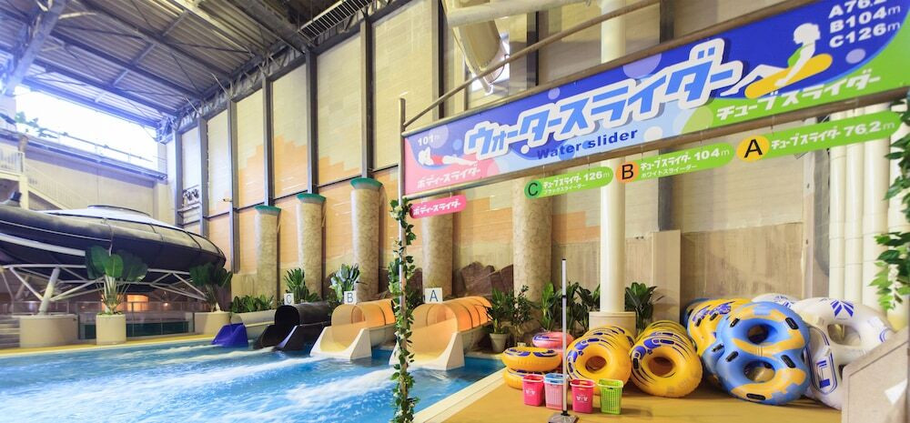 季節問わず温泉プールを楽しめる♪遊び場いっぱいのホテル4758400