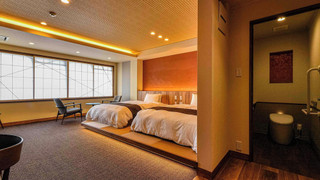 【和モダンルーム】ツイン　ダブルベッド×2台［44平米］禁煙