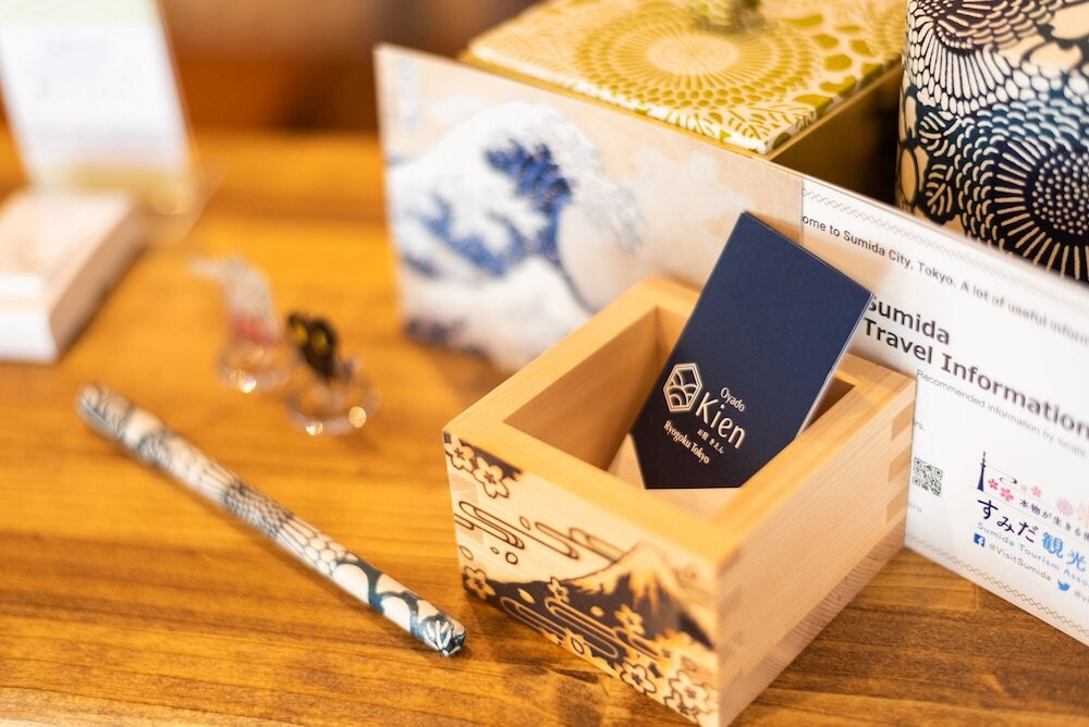 チェックイン / チェックアウト キオスク