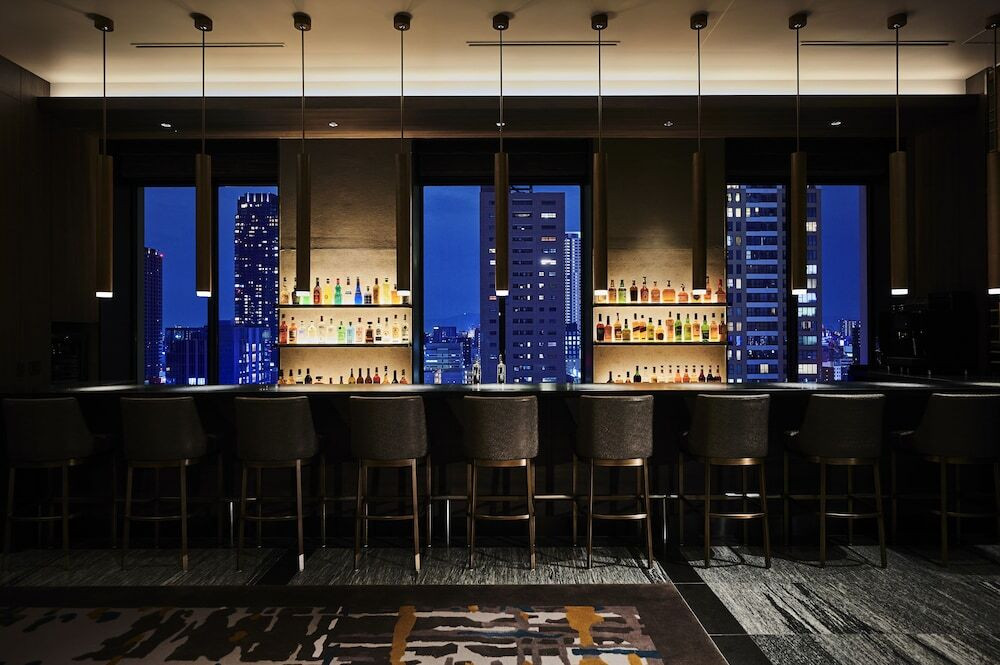 バー・ラウンジ「THE BAR」