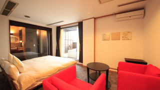 デラックス ルーム キングベッド 1 台 ジェットバス マウンテンビュー