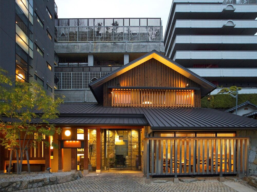 6.みかんジュース蛇口も♪充実のアメニティが嬉しい「ホテル道後やや」4264424