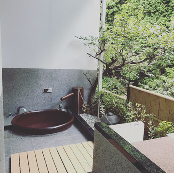 緑に包まれて温泉三昧できる“泉州の奥座敷”4047810