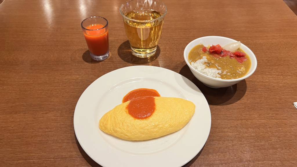 種類豊富な朝食で
パワーチャージ！ / 4