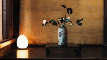 関節照明と花器 / 25