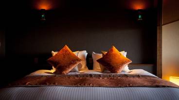 ヒノキの露天風呂付きキングサイズベッドルーム / 3