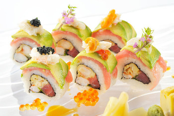 「SHARI THE TOKYO SUSHI BAR」料理 1139600 色鮮やかなロール寿司
