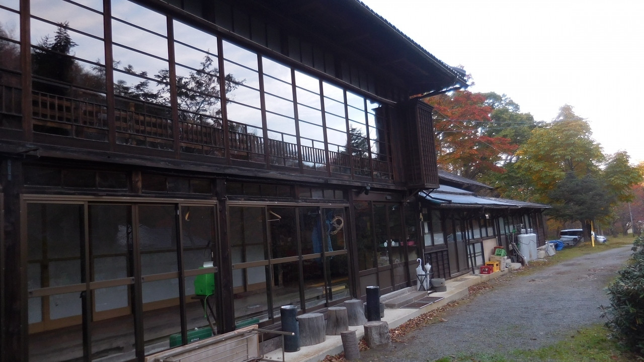 「日本ぬる湯番付」では「東の横綱」。昭和レトロな雰囲気が素敵な秘湯3526645