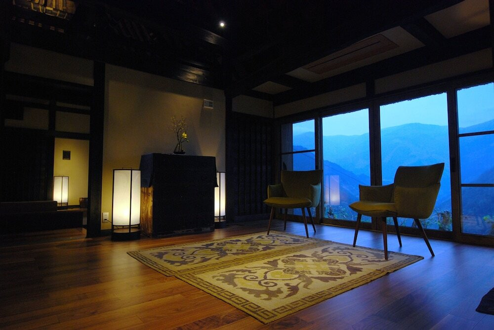 徳島県の秘境、祖谷渓で快適リノベーション済みの古民家宿3916798