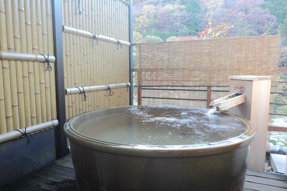 すぐそばに鬼怒川。野趣溢れる露天風呂付き和室3567072