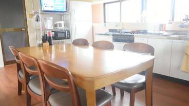 客室内のダイニングエリア / 13