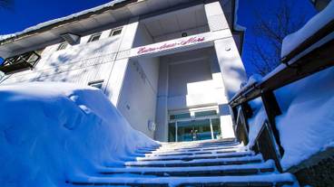 施設の入り口 / 22