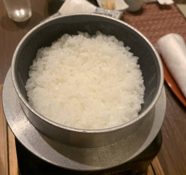 炊き立てご飯が進む
品数豊富な和の朝食 / 2