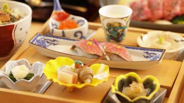 食事・飲み物 / 4