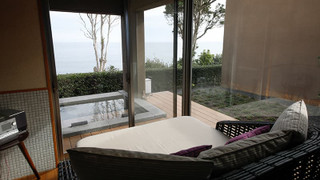 月の浮かぶ露天風呂のリラクゼーションスイート [和洋室] [禁煙] [海が見える]