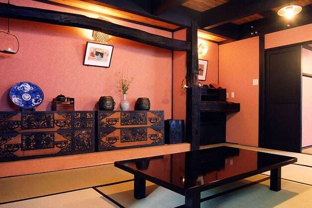 客室内のダイニングエリア