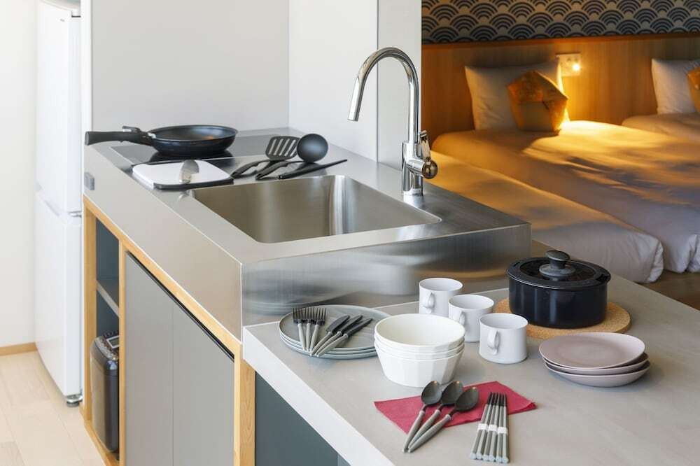 「暮らす」ように、華やかな祇園の街を楽しむ3422095