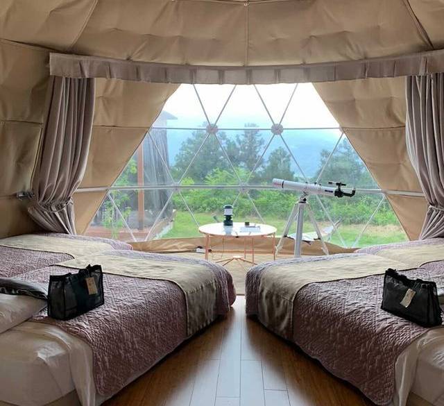 大自然の中の
優雅なテントに滞在 / 2