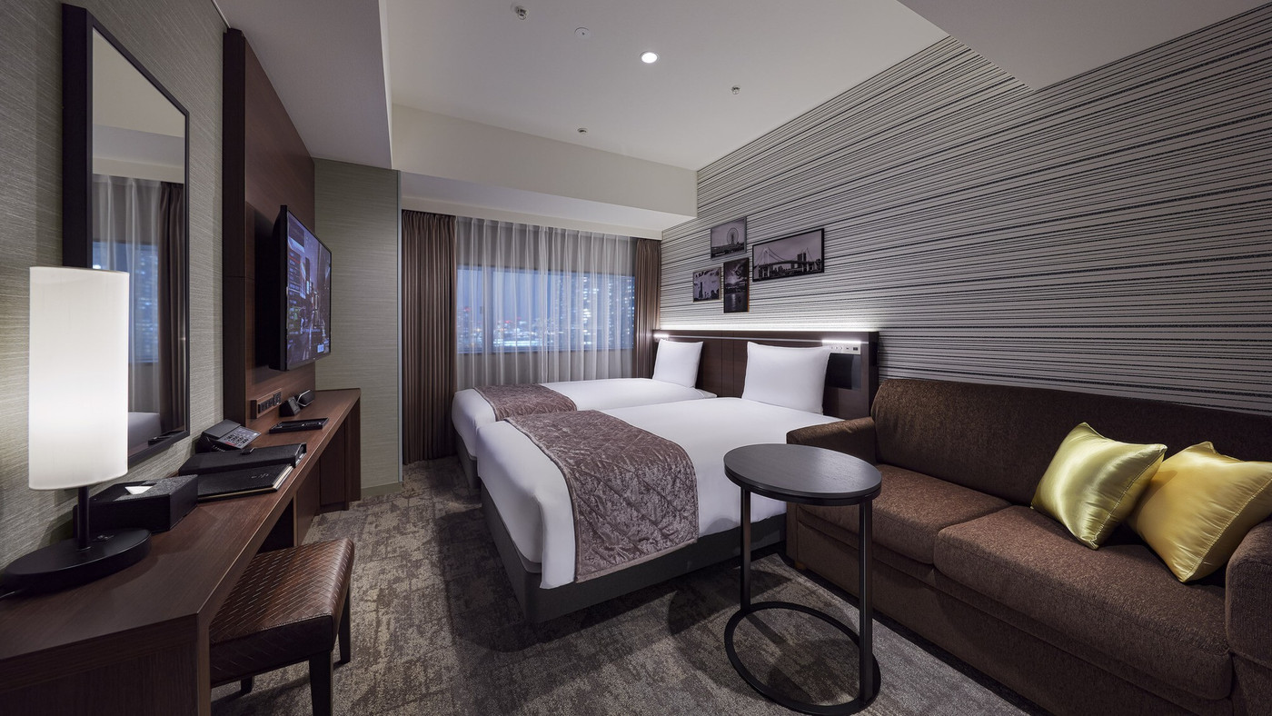 パン好きにはたまらない焼き立てパン食べ放題の朝食3995940