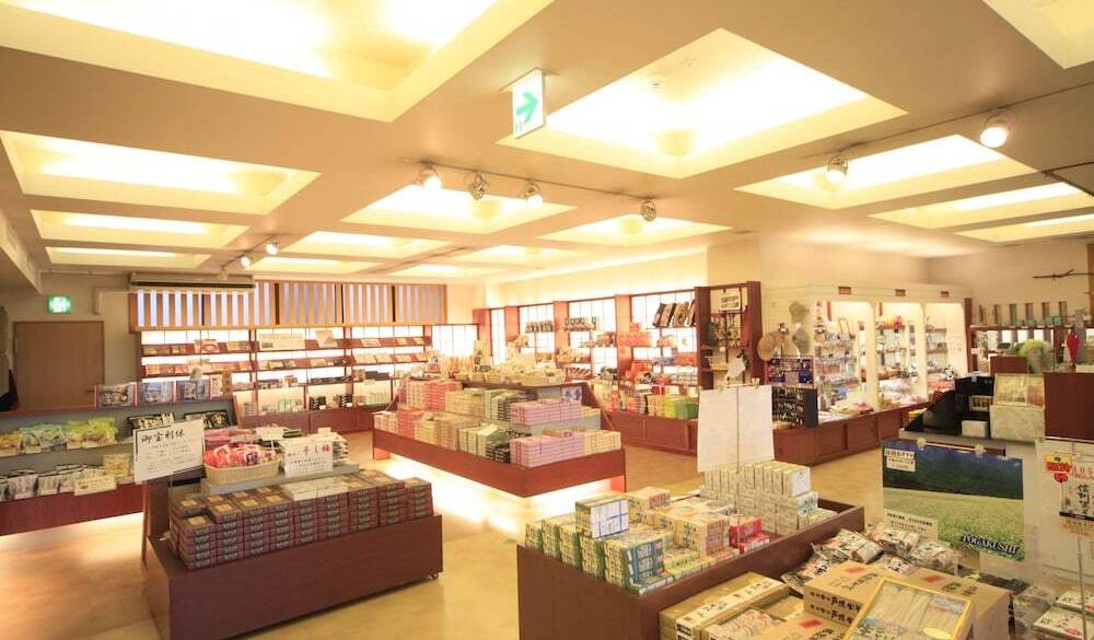 売店も見て回って
チェックアウト / 1