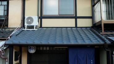 施設の入り口 / 3