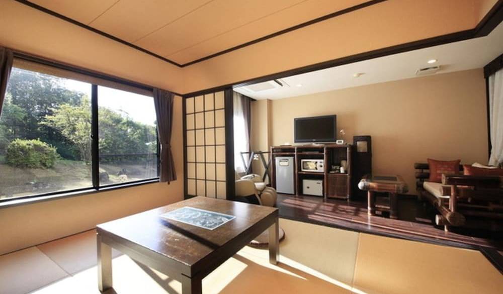 フォレスト館の
モダンなお部屋へ / 4