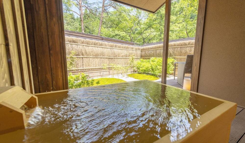 客室風呂一例／離れ メゾネット / 3